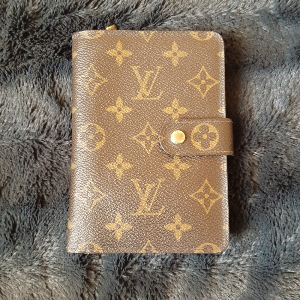 💥SOLD💥 Louis Vuitton Porte-Papier Zip Wallet